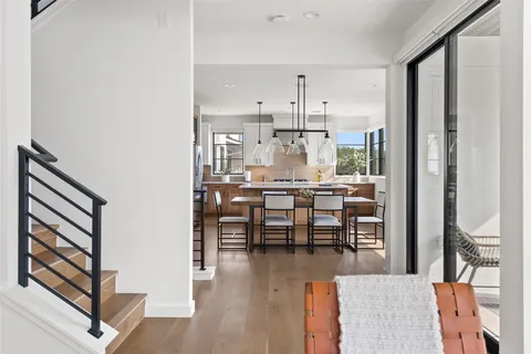 $1,075,000 | 700 Ariana Court, Austin, TX 78746