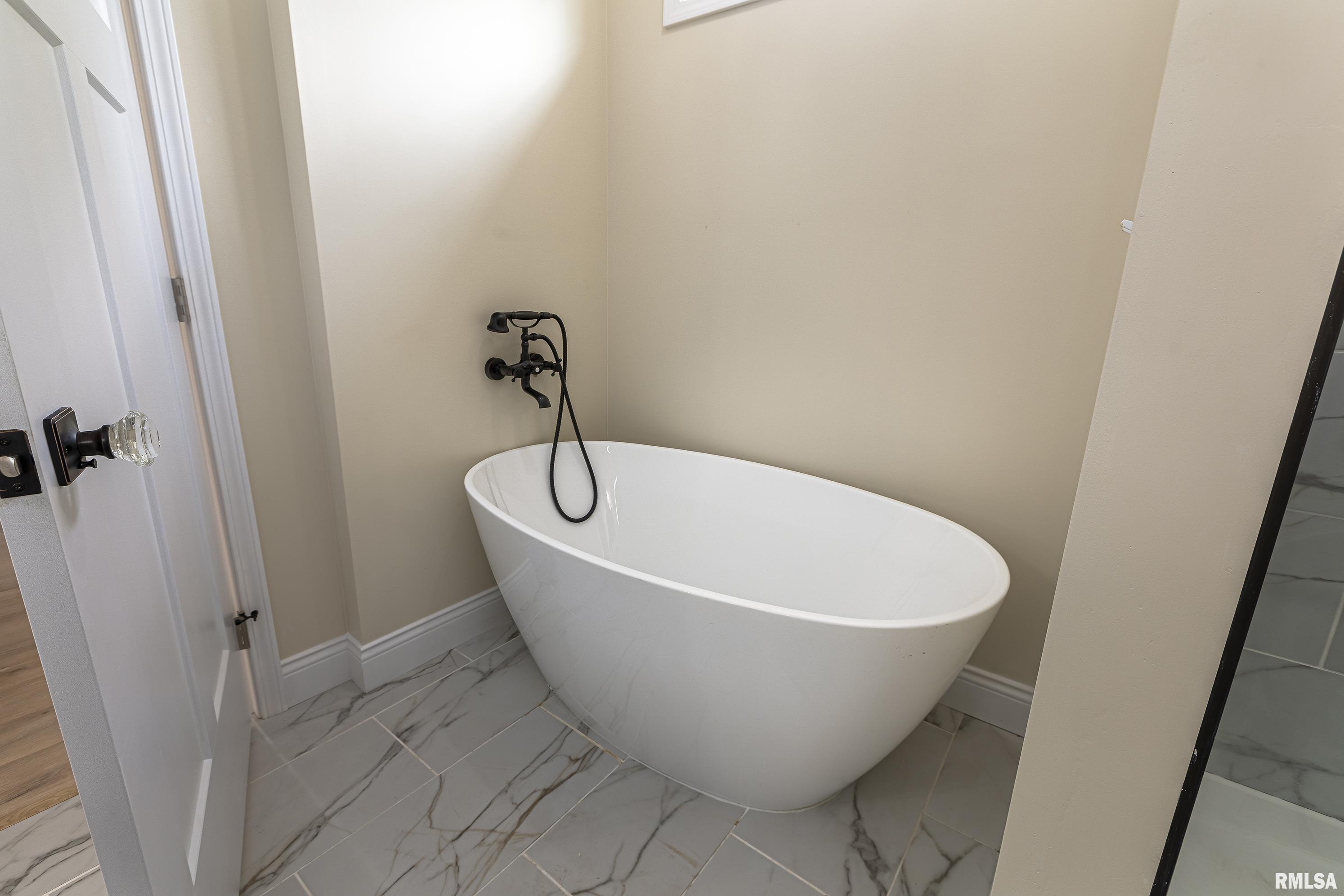 5922 Market Road Marion, IL 62959 - Photo 13 of 30 Gallery Image 13