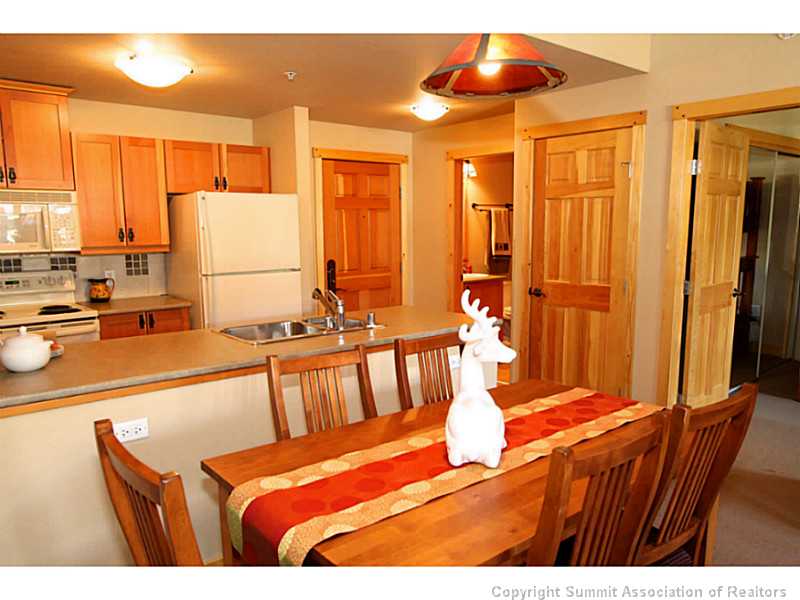 Kitchen. Enjoy family dining in the condo after a day outside enjoying all the mountain activities.