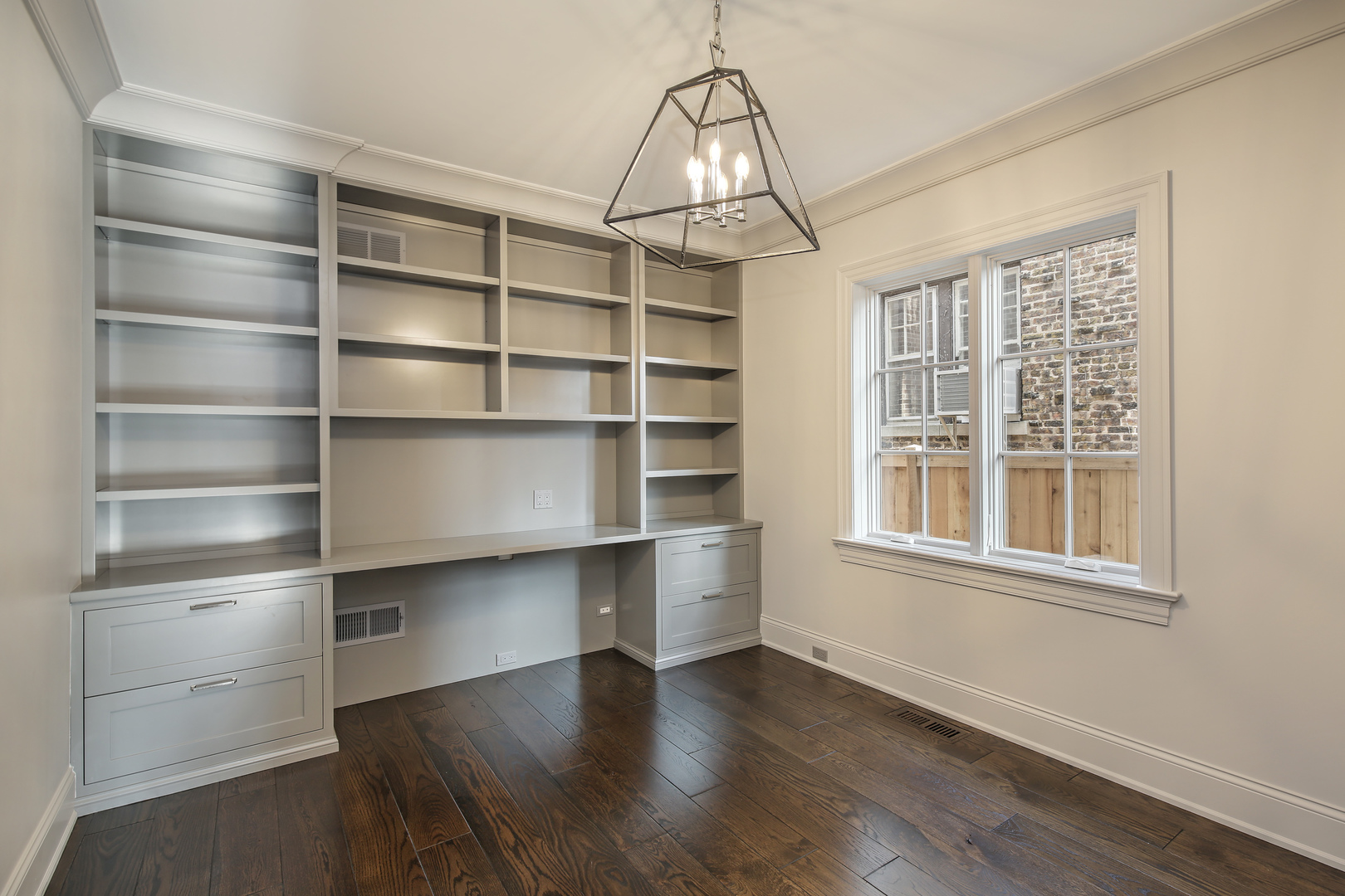 2034 Chestnut Avenue Wilmette, IL 60091 - Photo 9 of 21