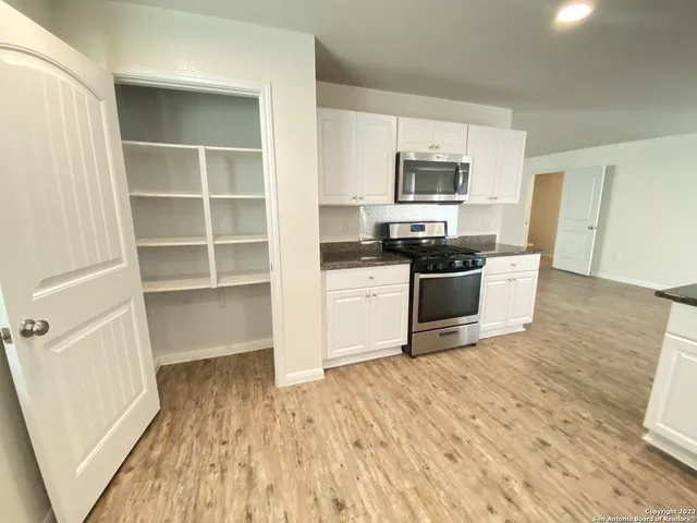 $2,000 | 10531 Legacy Cove, San Antonio, TX 78240