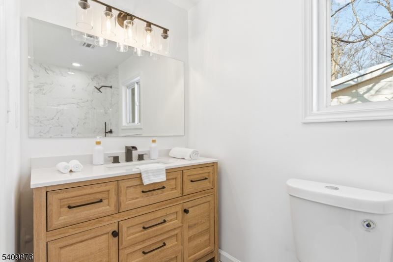 319 Tulsa Trail Hopatcong, NJ 07843 - Photo 11 of 24