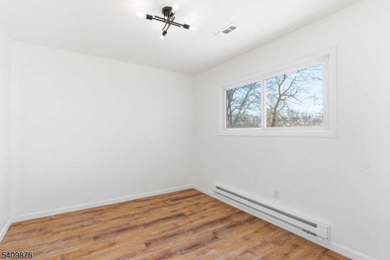 319 Tulsa Trail Hopatcong, NJ 07843 - Photo 13 of 24