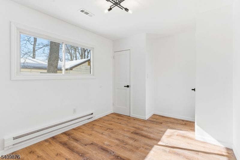 319 Tulsa Trail Hopatcong, NJ 07843 - Photo 14 of 24