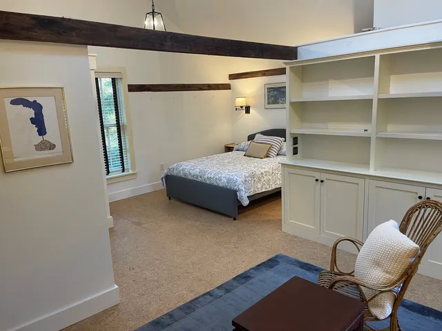 $2,350 | 2 A Summit Street, Stonington, CT 06378