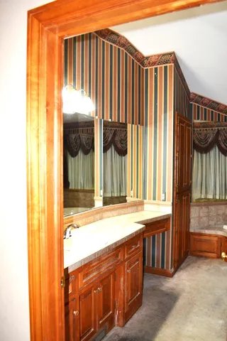 $559,900 | 8530 Woodfield Court, Franklin, WI 53132