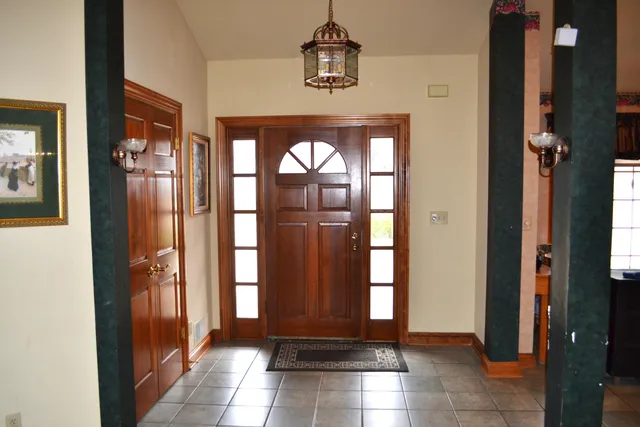 $559,900 | 8530 Woodfield Court, Franklin, WI 53132