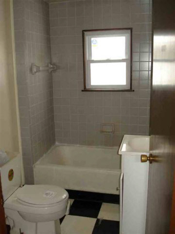 5427 North Linden Road Flint, MI 48504 - Photo 10 of 12 20132808-9.JPG