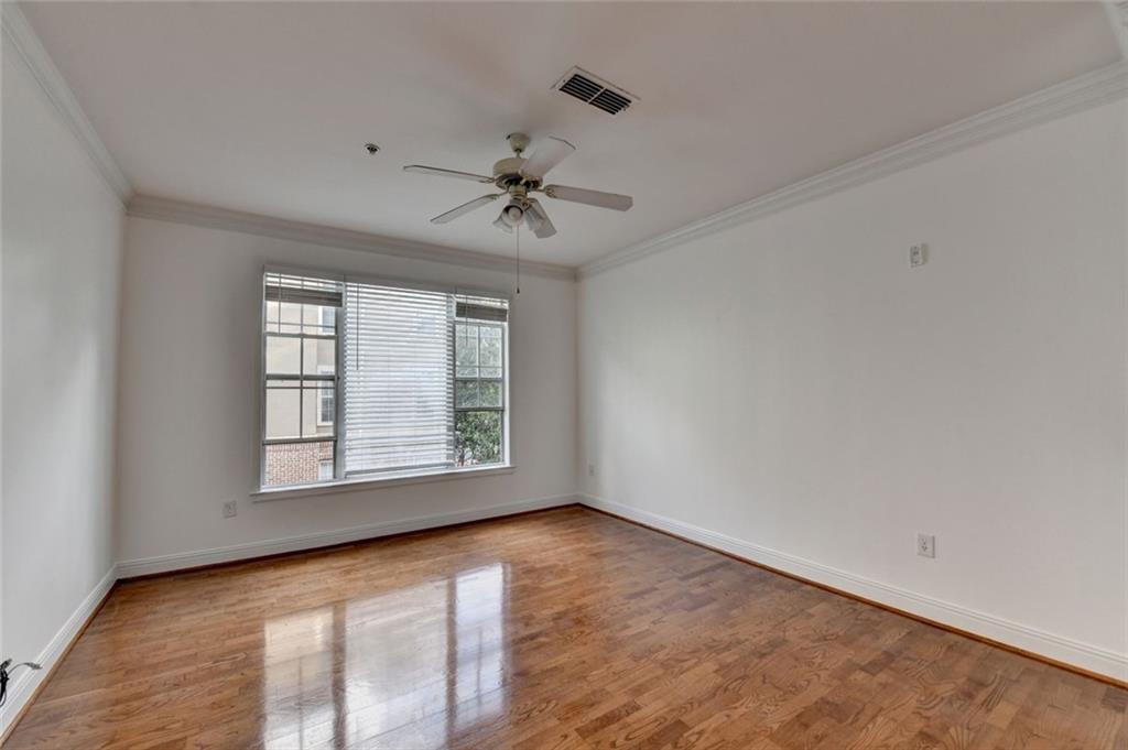 2202 Stratford Commons Decatur, GA 30033 - Photo 16 of 38 a view of an empty room with a window