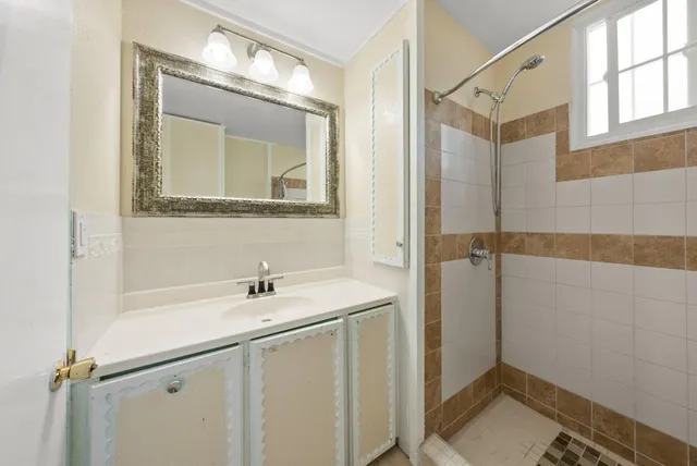 $199,000 | 6726 Lakeshore Boulevard, Lucerne, CA 95458