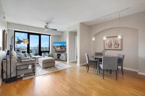 $390,000 | 500 East Grant Street, Unit 707, Minneapolis, MN 55404