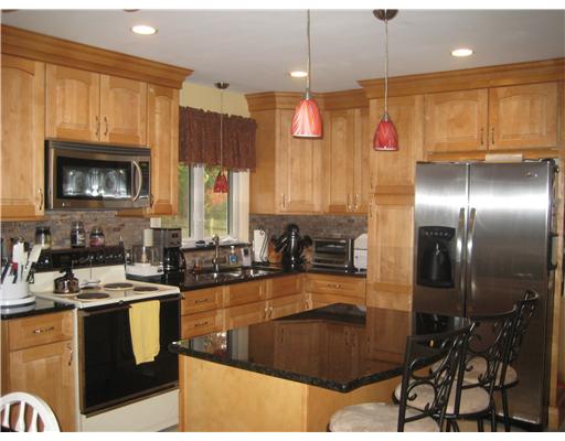 7 Lawrence Road North Providence, RI 02911 - Photo 2 of 11 Kitchen.
