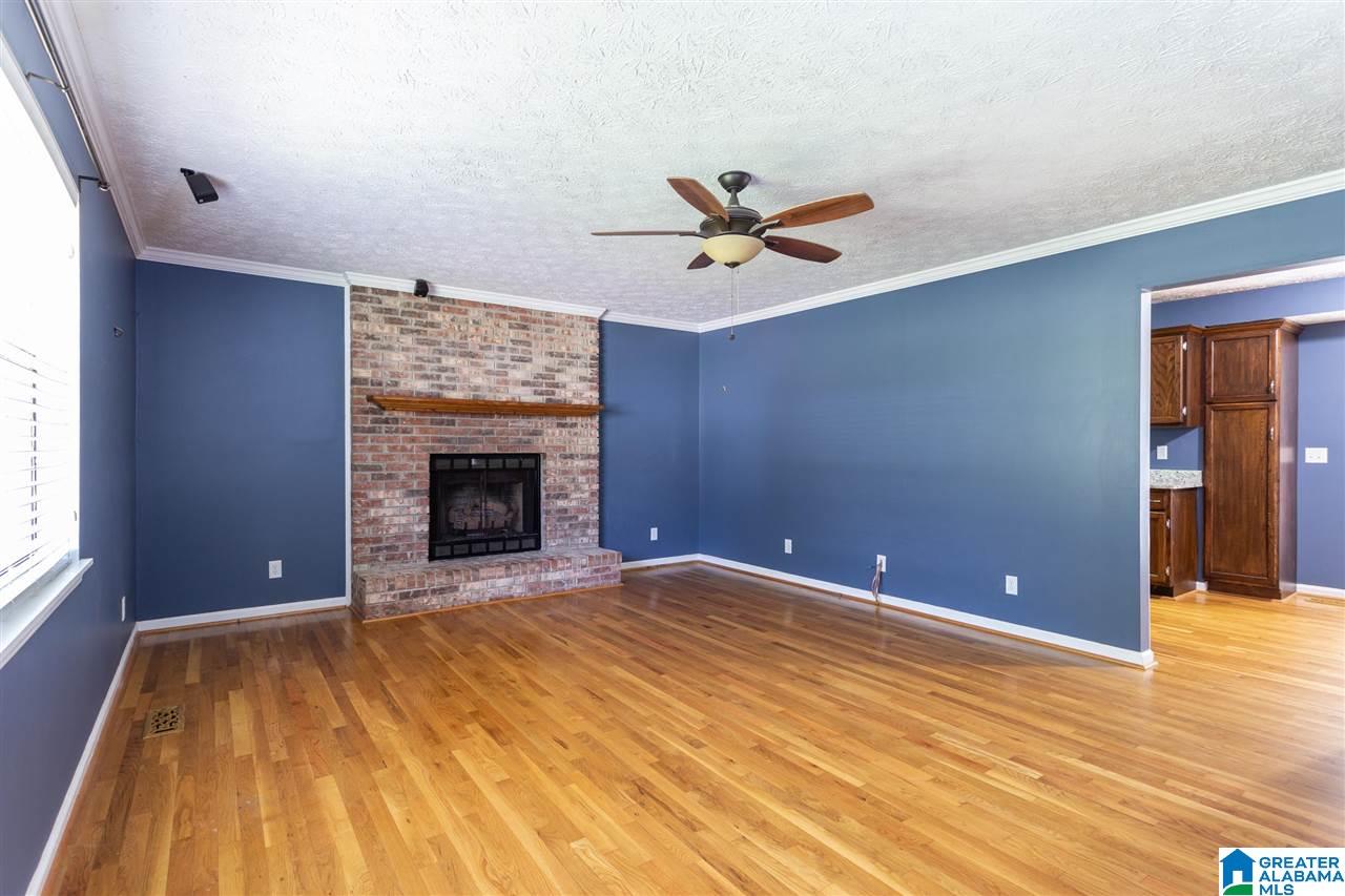 4421 Mayfair Road Anniston, AL 36207 - Photo 4 of 35