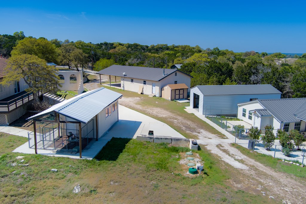 305 Teague Road Kerrville, TX 78028 - Photo 36 of 46