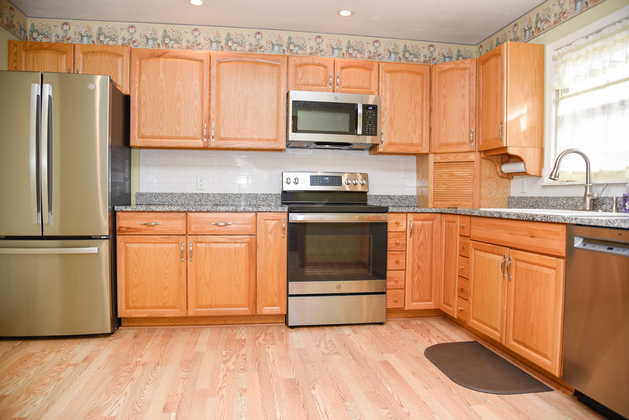 4730 Huntridge Road Roanoke, VA 24012 - Photo 5 of 26 Kitchen