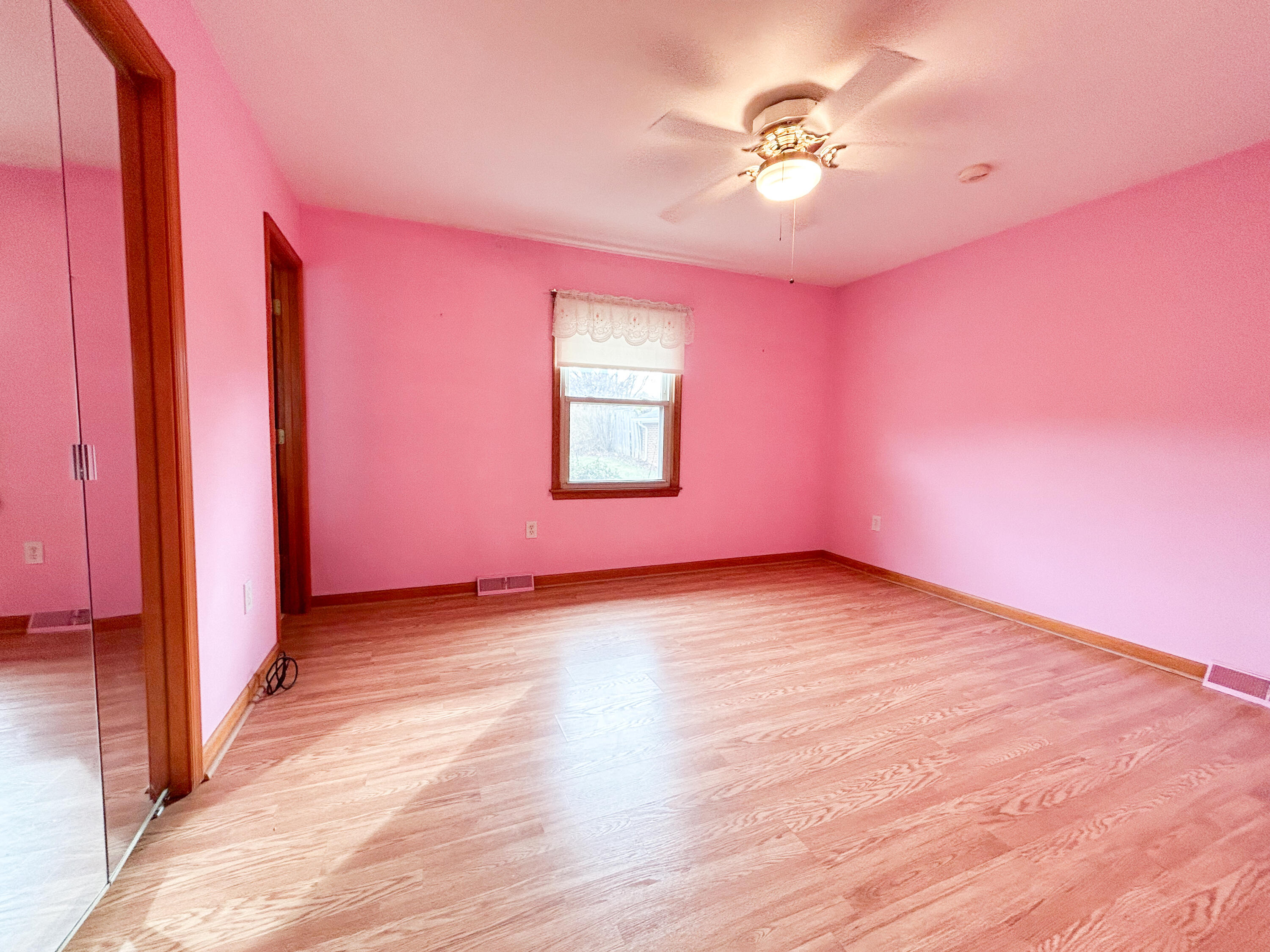 4730 Huntridge Road Roanoke, VA 24012 - Photo 10 of 26 Primary Bedroom