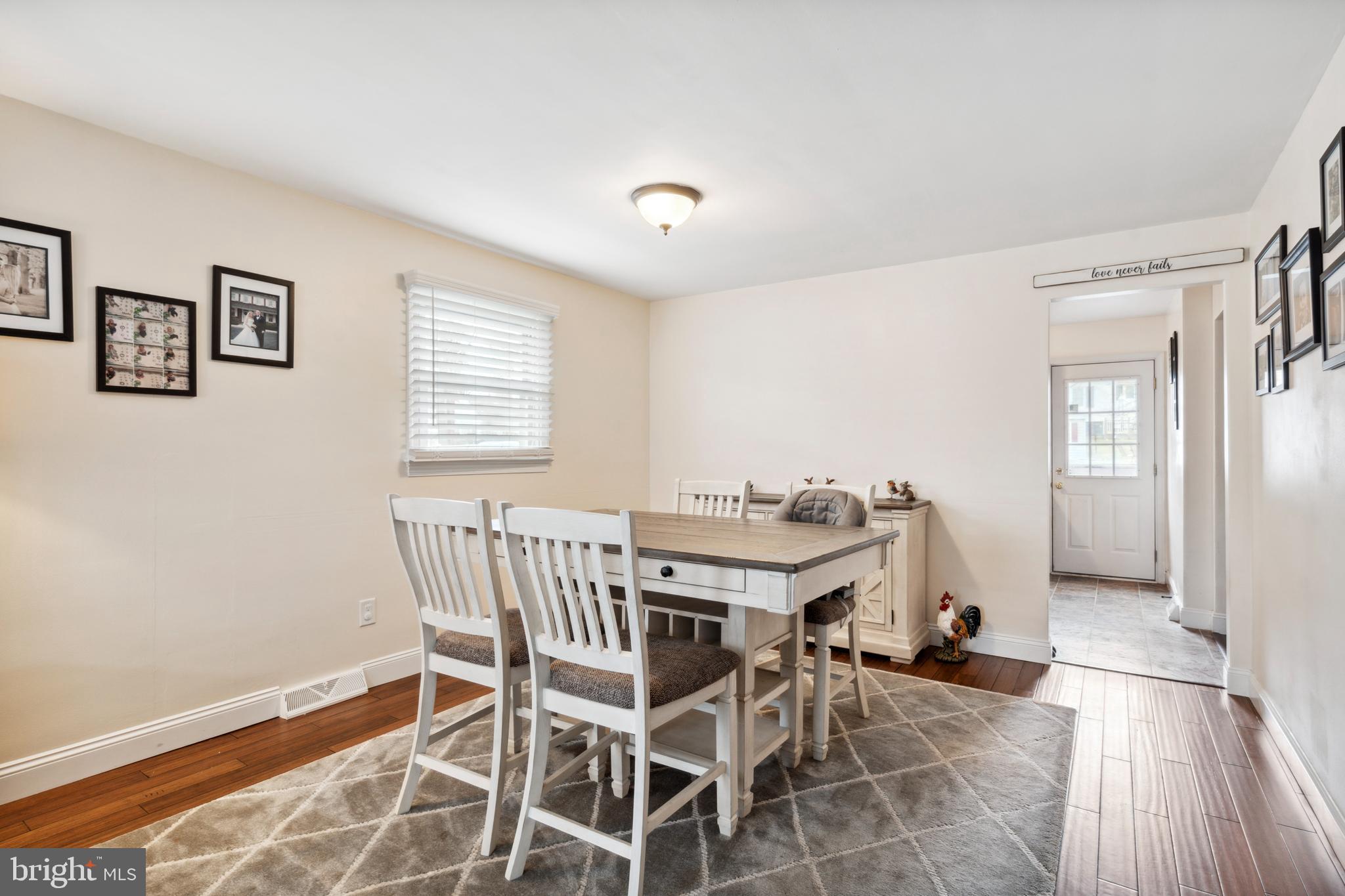 237 Fitzwatertown Road Willow Grove, PA 19090 - Photo 7 of 28 Dining Area