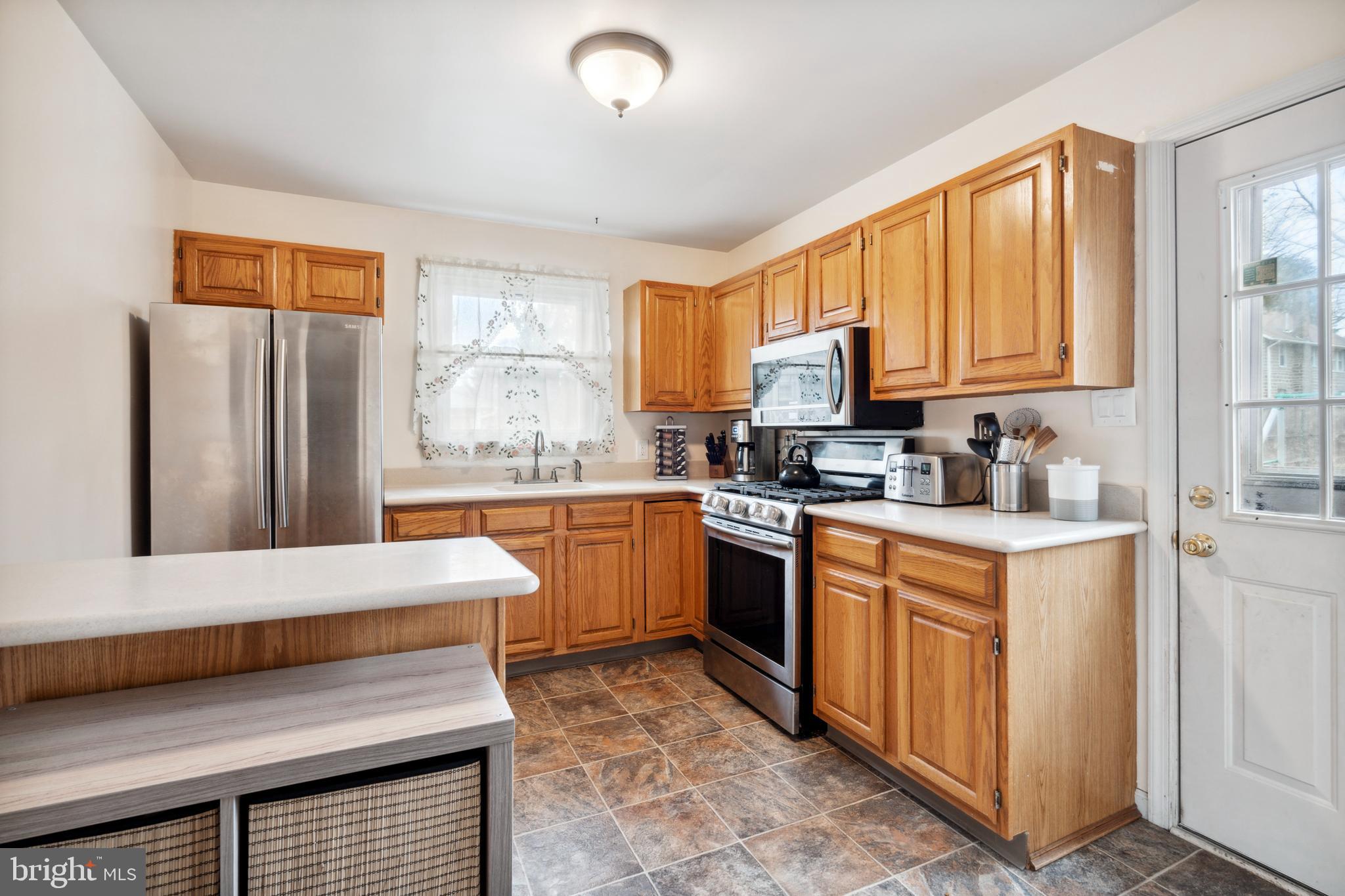 237 Fitzwatertown Road Willow Grove, PA 19090 - Photo 9 of 28 Kitchen
