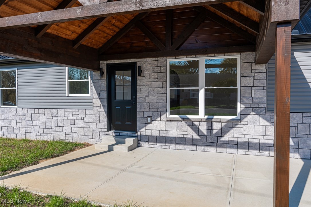 950 Beech Street Newcomerstown, OH 43832 - Photo 8 of 36
