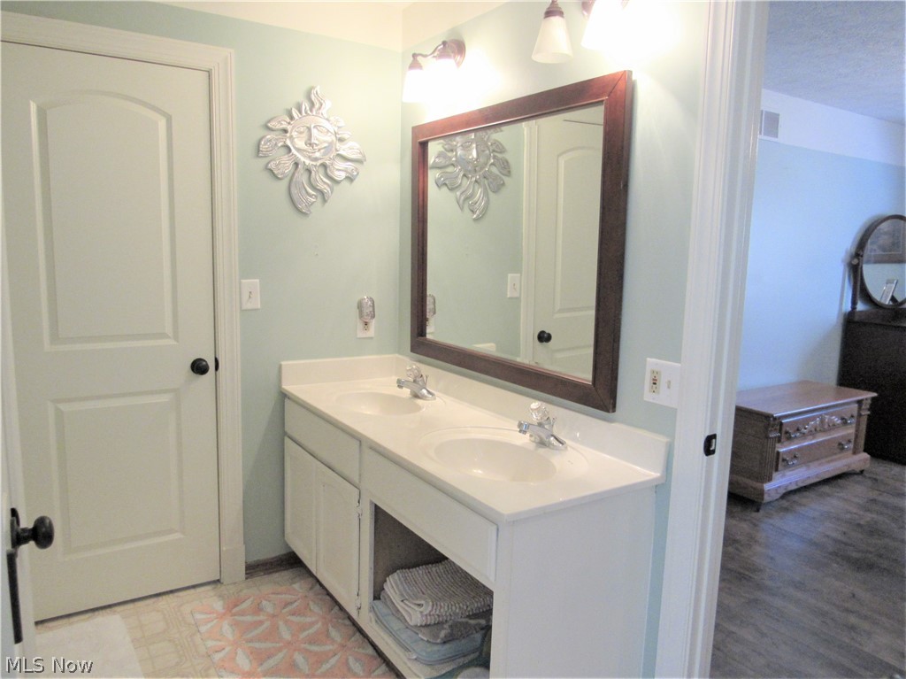 2936 Vincent Road Silver Lake, OH 44224 - Photo 23 of 31