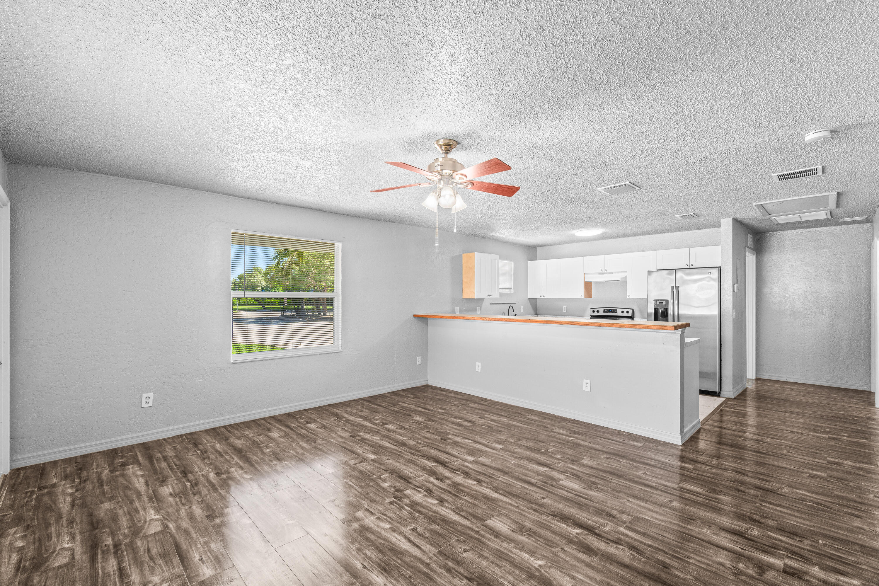 1661 West 27th Street, Unit A & B Riviera Beach, FL 33404 - Photo 4 of 19 living space