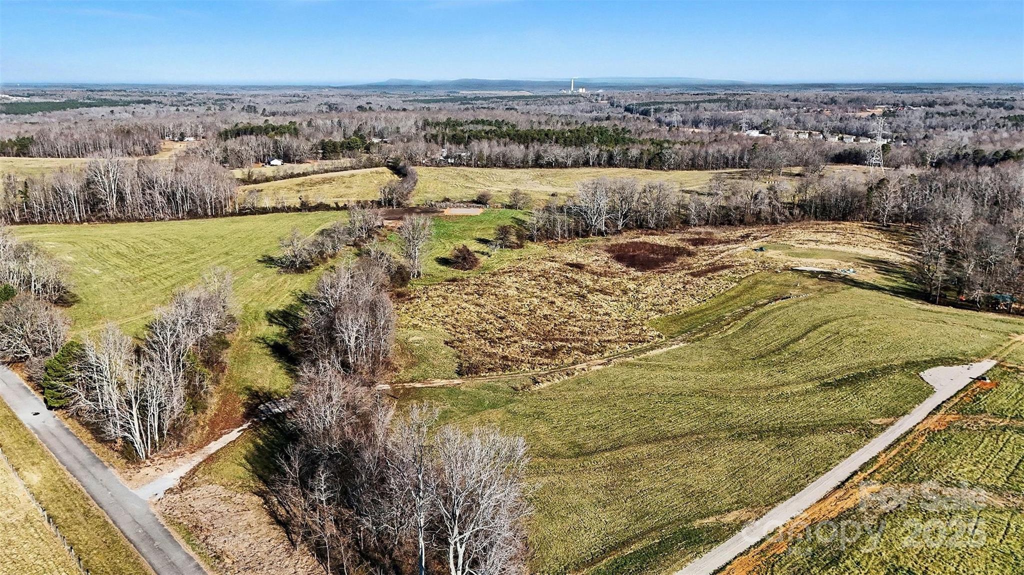 498 Carolina Ridge Road Gaffney, SC 29341 - Photo 2 of 17 a view of lake view and mountain view