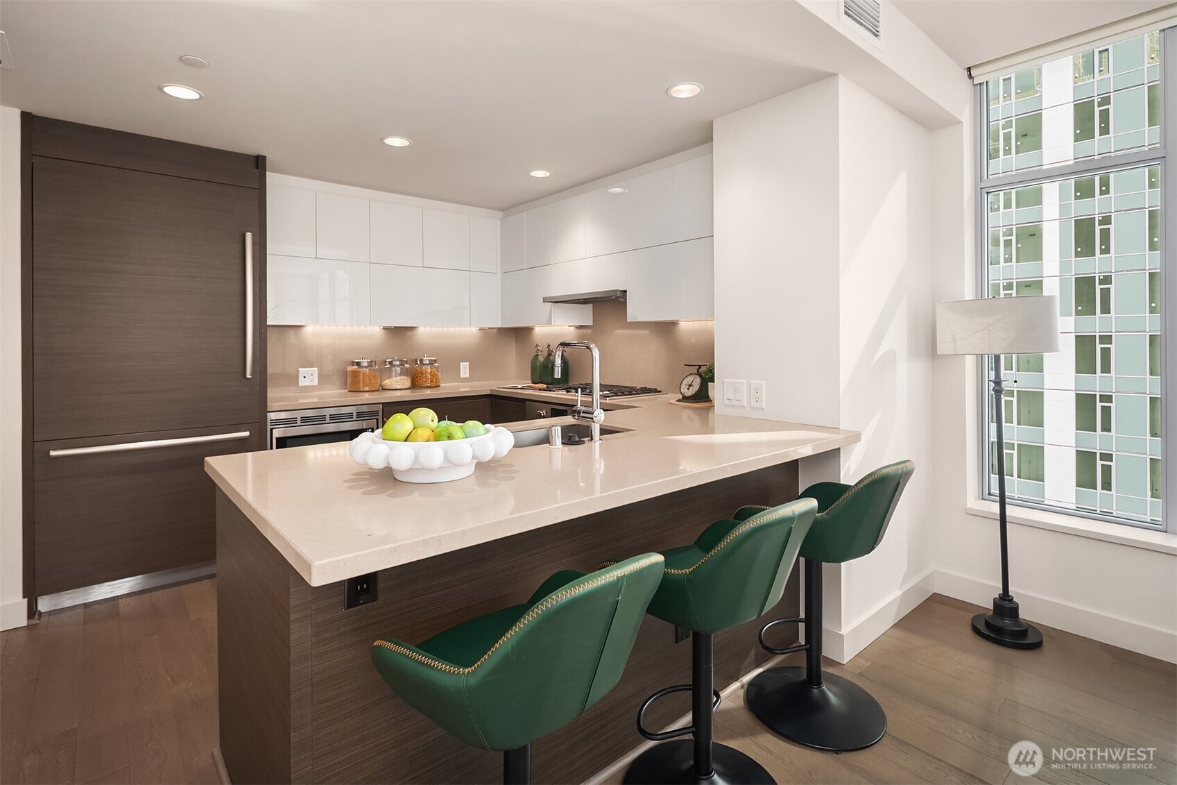 583 Battery Street, Unit 3002N Seattle, WA 98121 - Photo 4 of 39