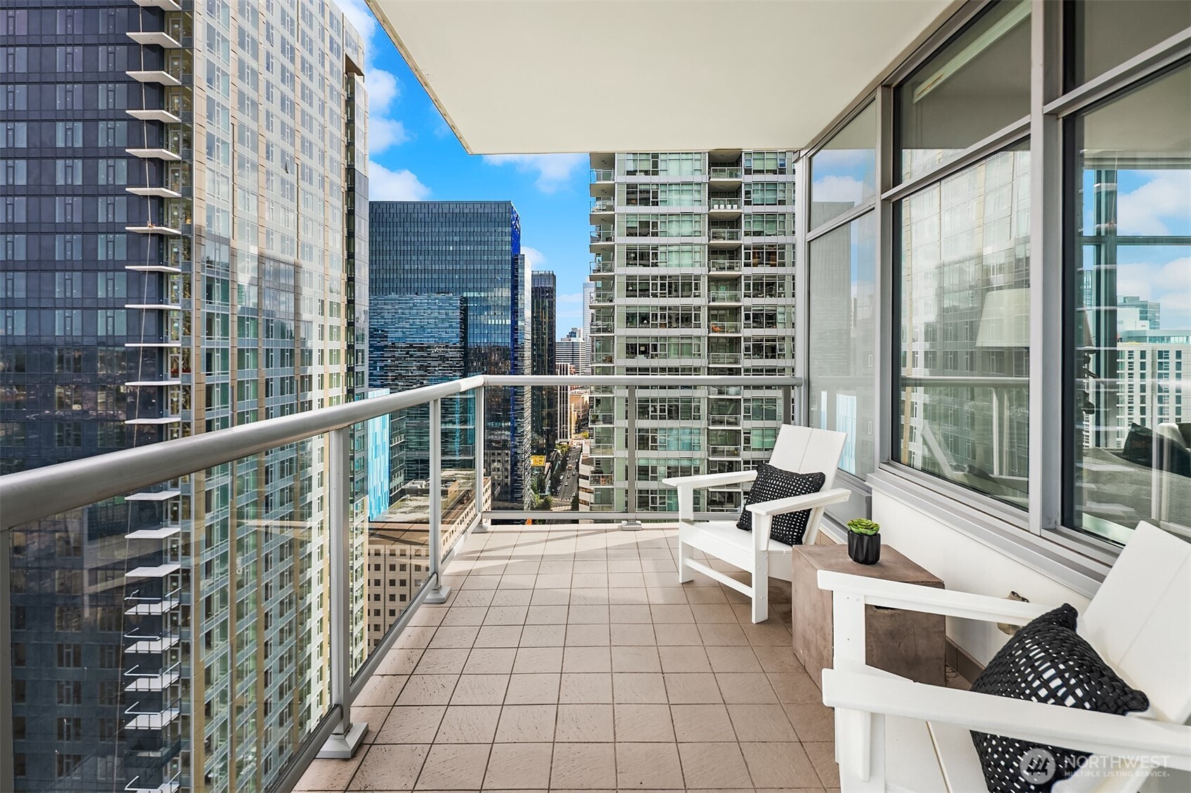 583 Battery Street, Unit 3002N Seattle, WA 98121 - Photo 9 of 39