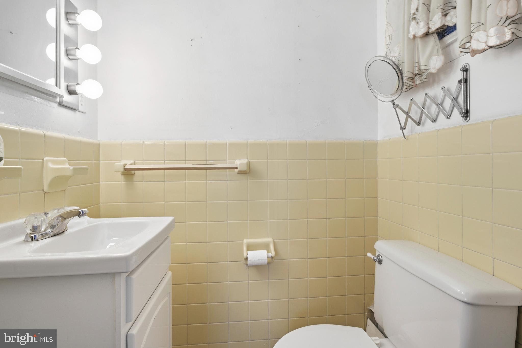 1121 Chester Pike Crum Lynne, PA 19022 - Photo 13 of 26