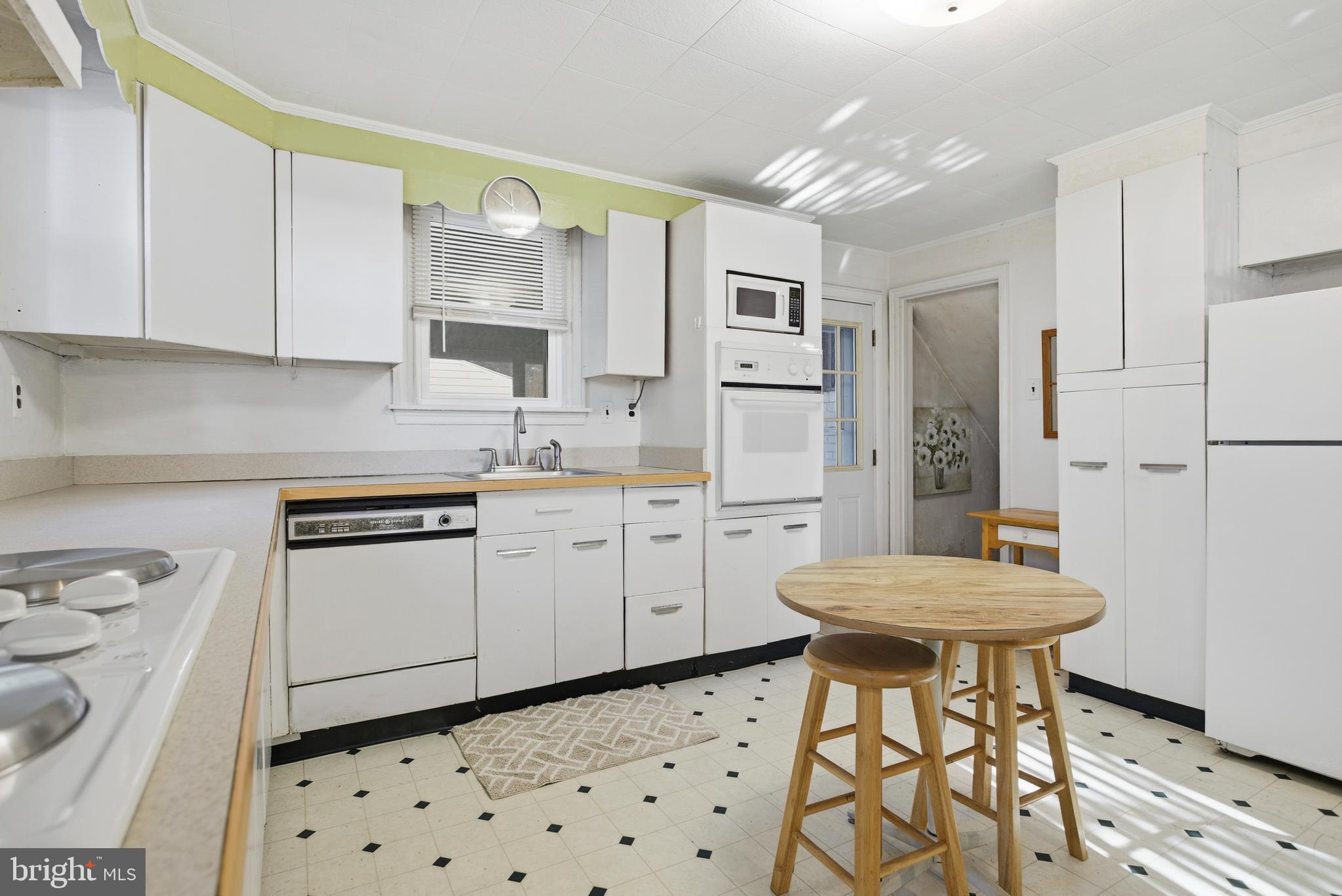 1121 Chester Pike Crum Lynne, PA 19022 - Photo 8 of 26