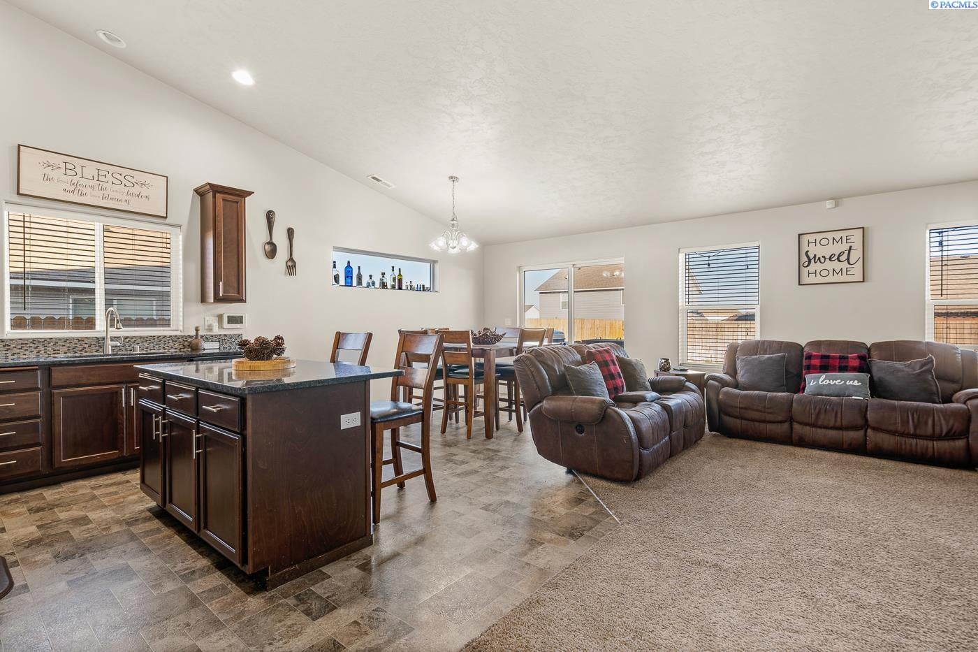 5901 Ramus Lane Pasco, WA 99301 - Photo 8 of 28 Gallery Image 8