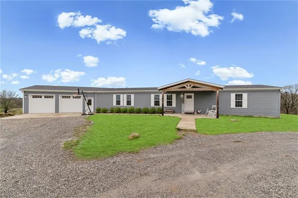 $599,999 | 3272 Southwest 204th Street, Plattsburg, MO 64477