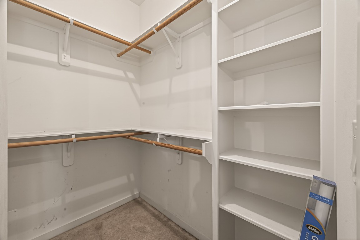 1112 Columbus Street, Unit B Houston, TX 77019 - Photo 20 of 31 a view of an empty walk in closet