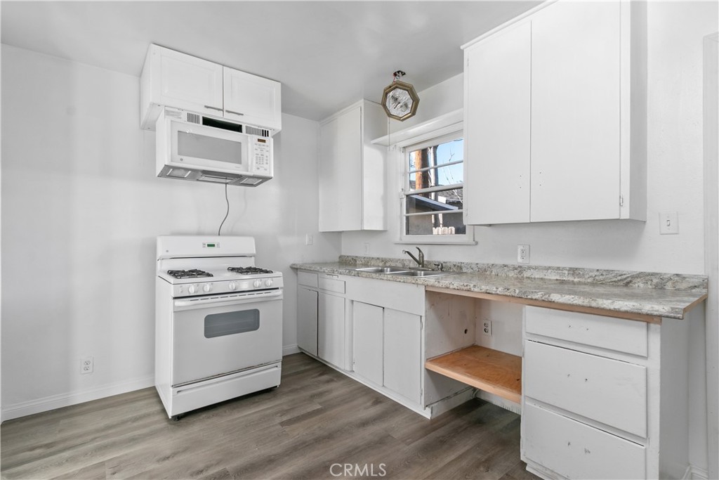 731 Michigan Avenue Beaumont, CA 92223 - Photo 3 of 16