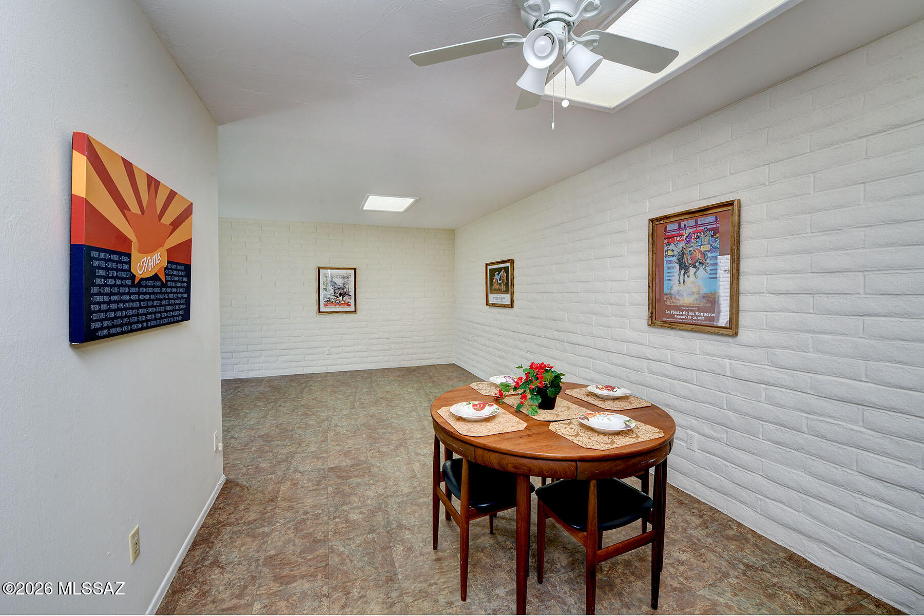 711 West Las Lomitas Road Tucson, AZ 85704 - Photo 13 of 29 DINING FACING LIVING