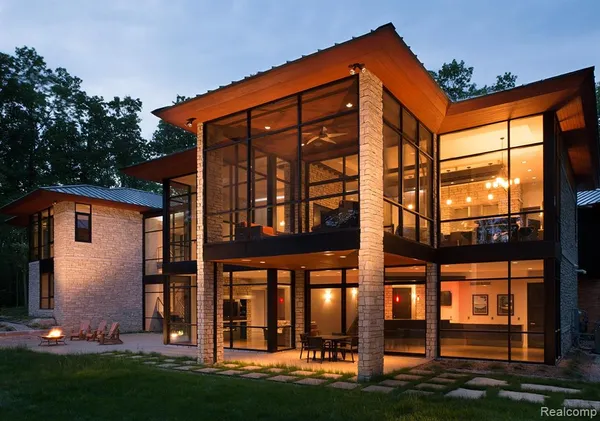 $2,950,000 | 6956 Cooley Lake Road, White Lake, MI 48383