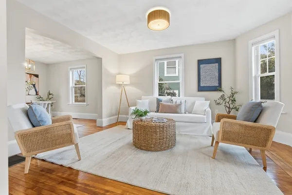 $979,500 | 5 Pickett Street, Beverly, MA 01915