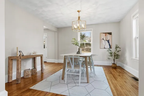 $979,500 | 5 Pickett Street, Beverly, MA 01915