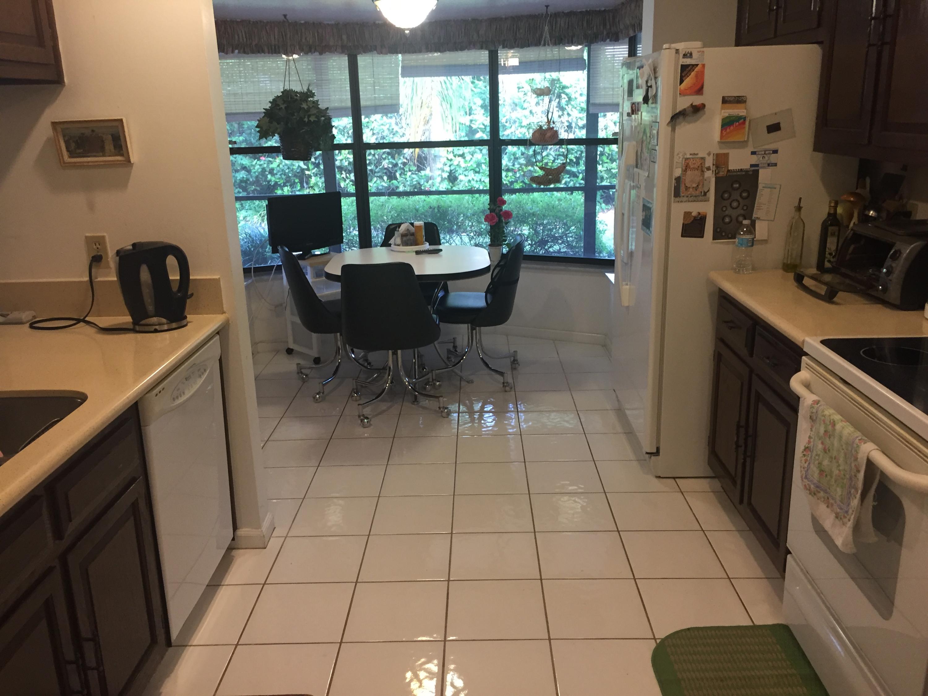 22166 Trillium Way Boca Raton, FL 33433 - Photo 6 of 18 kitchen