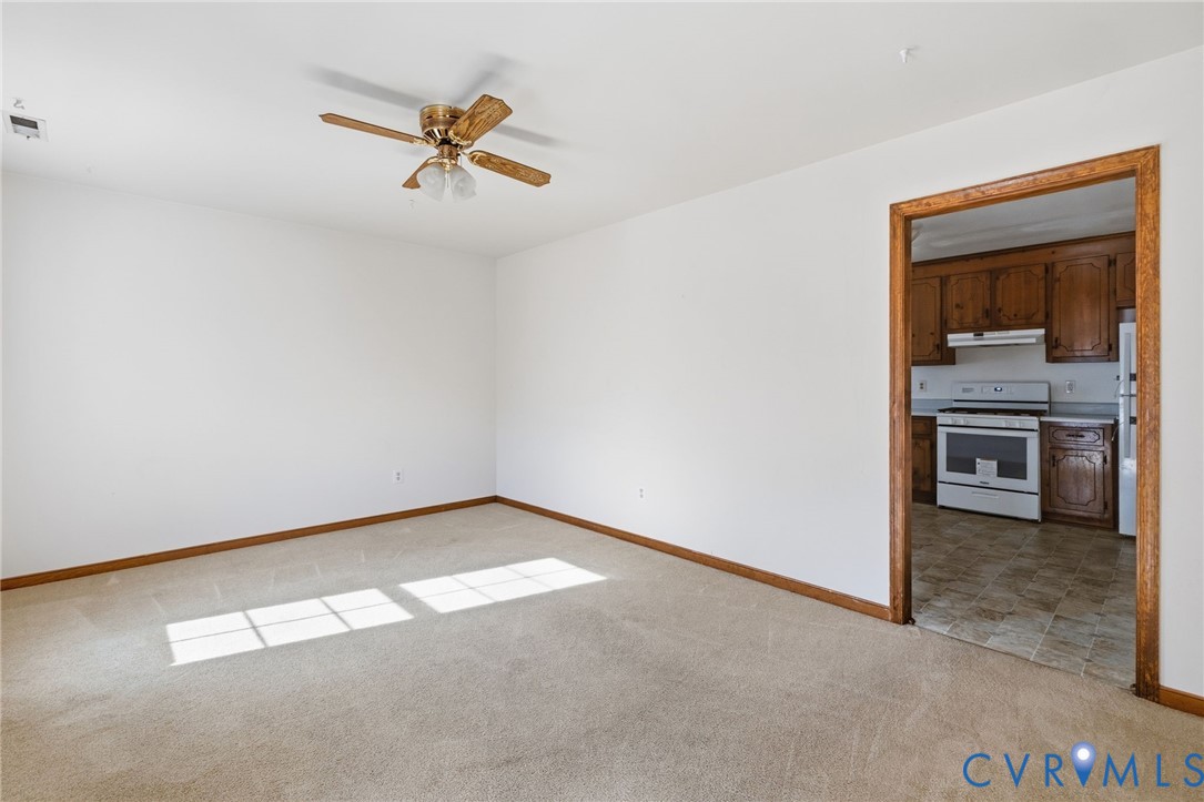 6904 Pointer Ridge Road Midlothian, VA 23112 - Photo 3 of 24