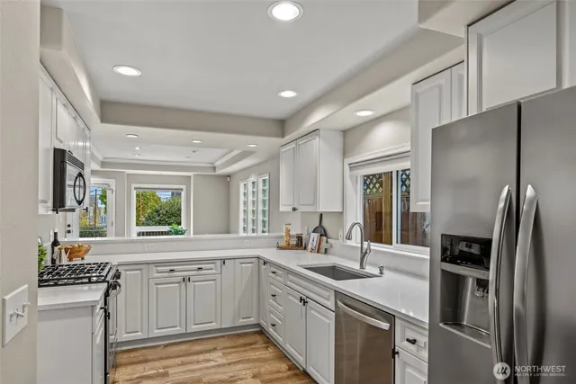 $1,549,995 | 1203 5th Avenue North, Seattle, WA 98109