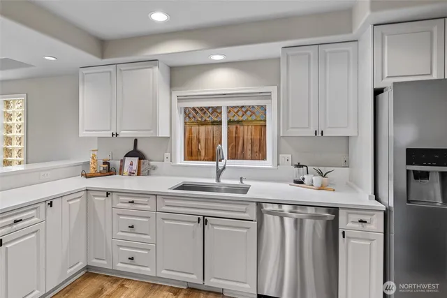 $1,549,995 | 1203 5th Avenue North, Seattle, WA 98109