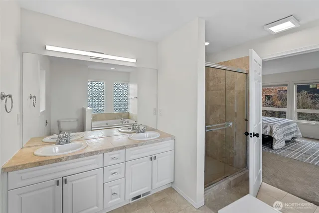 $1,549,995 | 1203 5th Avenue North, Seattle, WA 98109