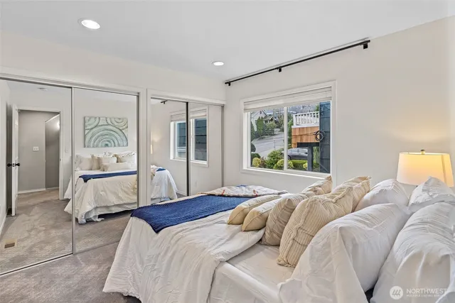 $1,549,995 | 1203 5th Avenue North, Seattle, WA 98109