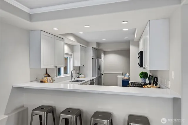 $1,549,995 | 1203 5th Avenue North, Seattle, WA 98109