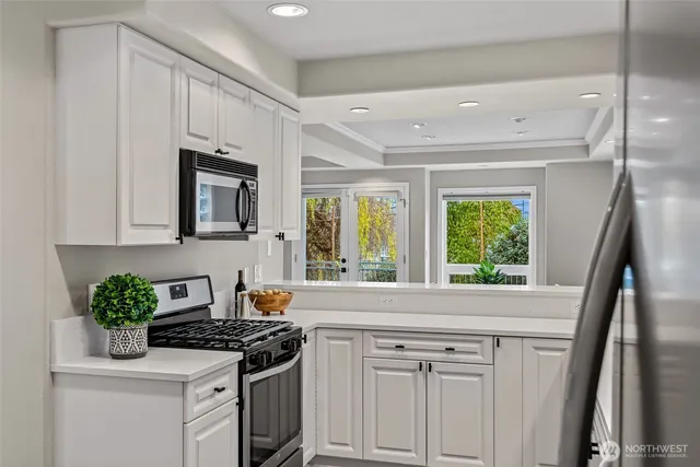 $1,549,995 | 1203 5th Avenue North, Seattle, WA 98109