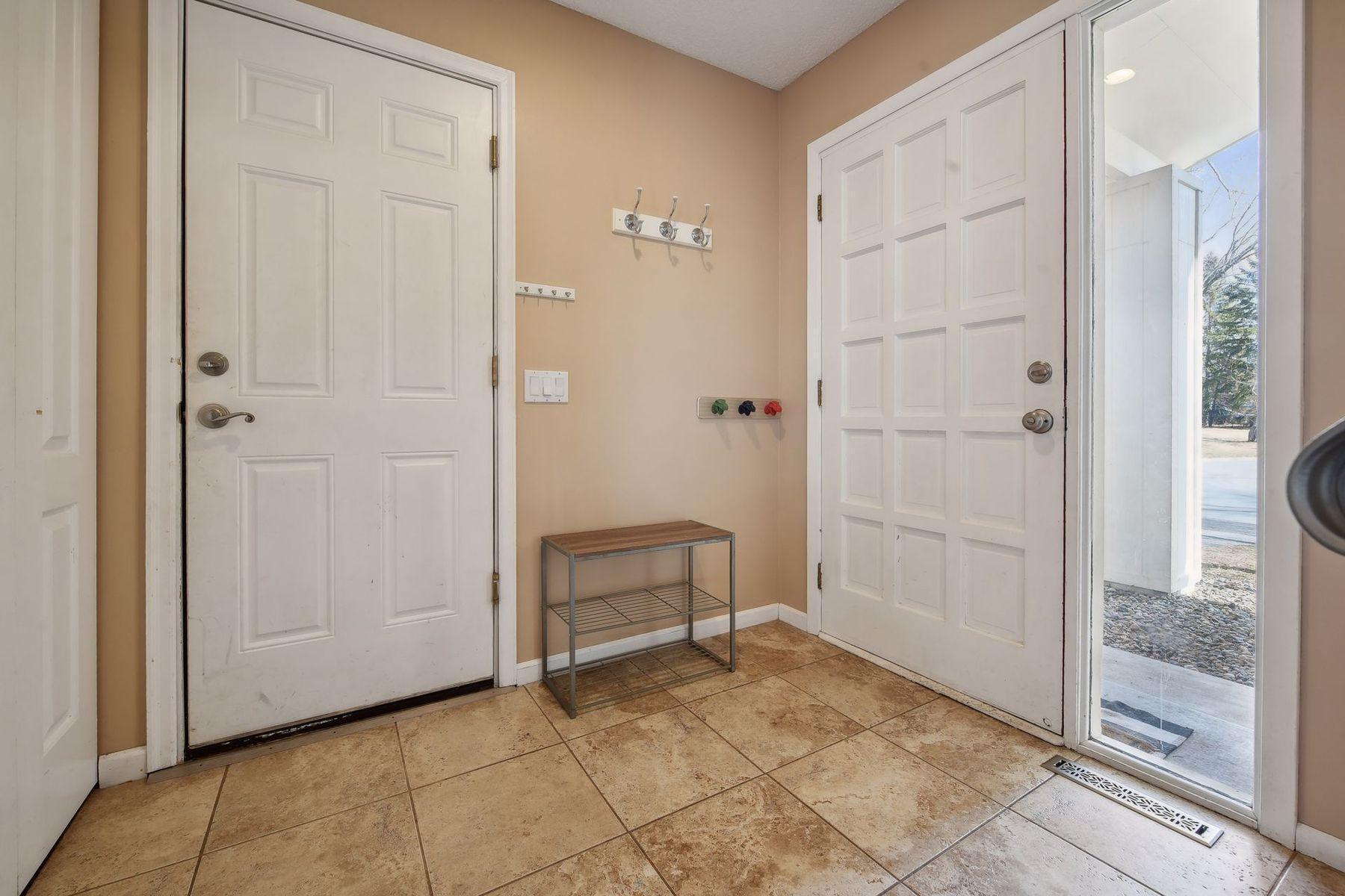 8775 Darnel Road Eden Prairie, MN 55344 - Photo 3 of 38 Gallery Image 3
