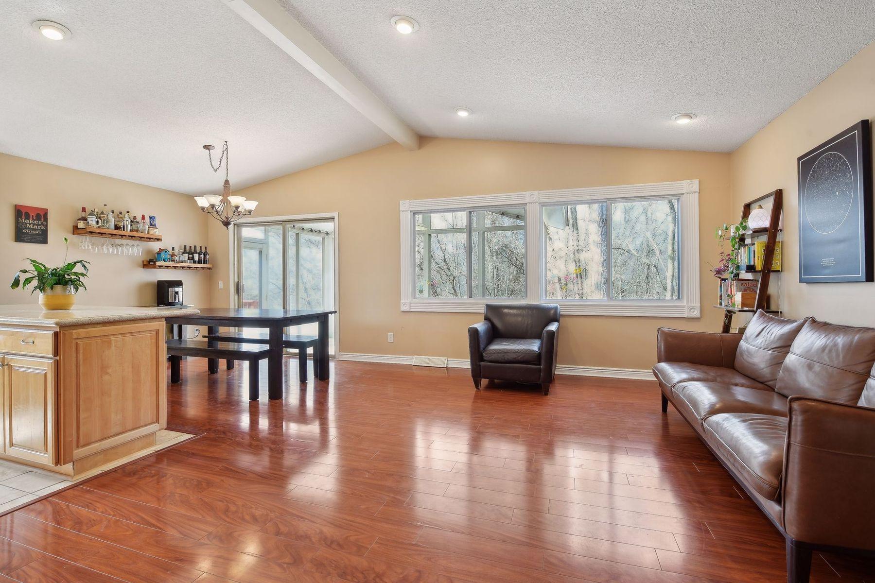 8775 Darnel Road Eden Prairie, MN 55344 - Photo 5 of 38 Gallery Image 5