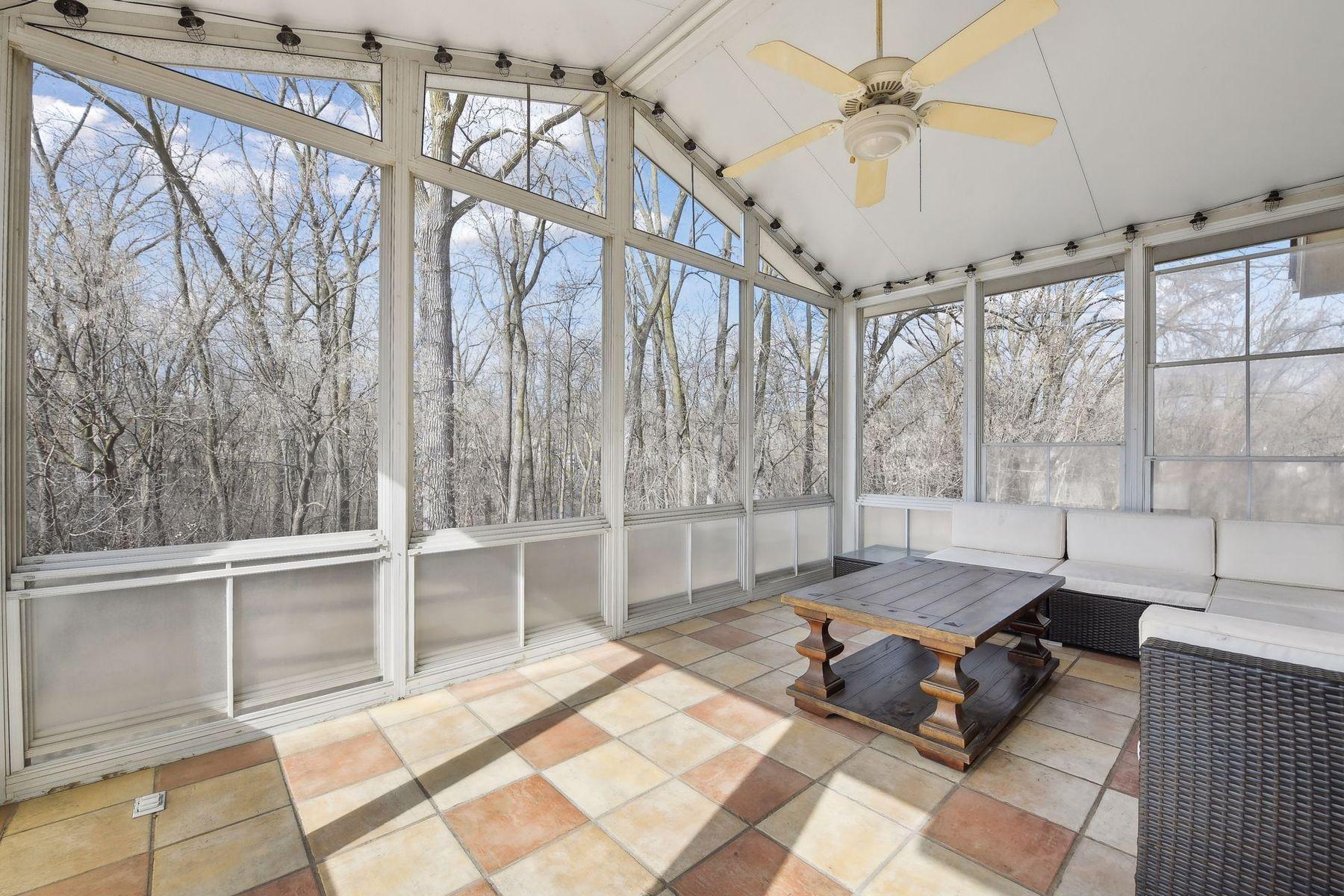 8775 Darnel Road Eden Prairie, MN 55344 - Photo 8 of 38 Gallery Image 8