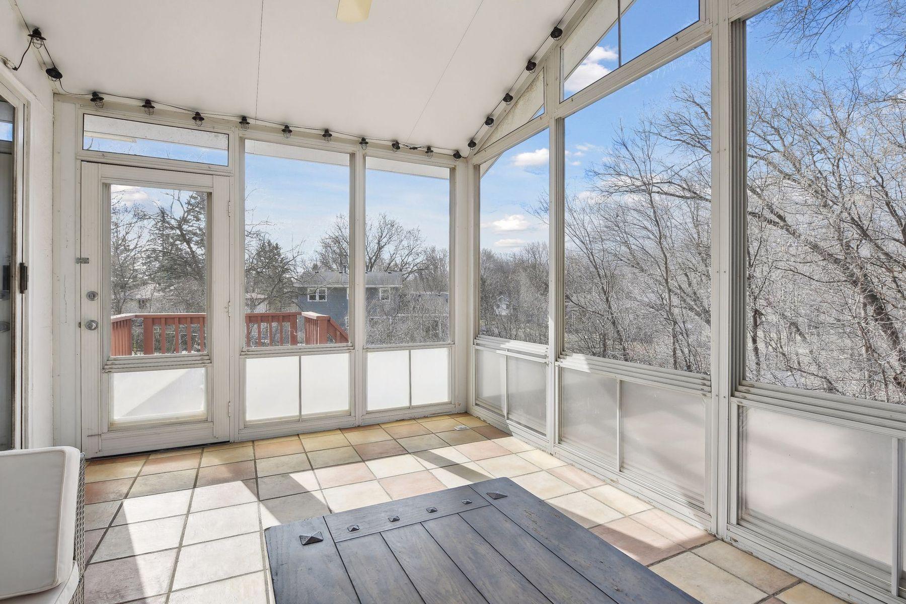 8775 Darnel Road Eden Prairie, MN 55344 - Photo 9 of 38 Gallery Image 9